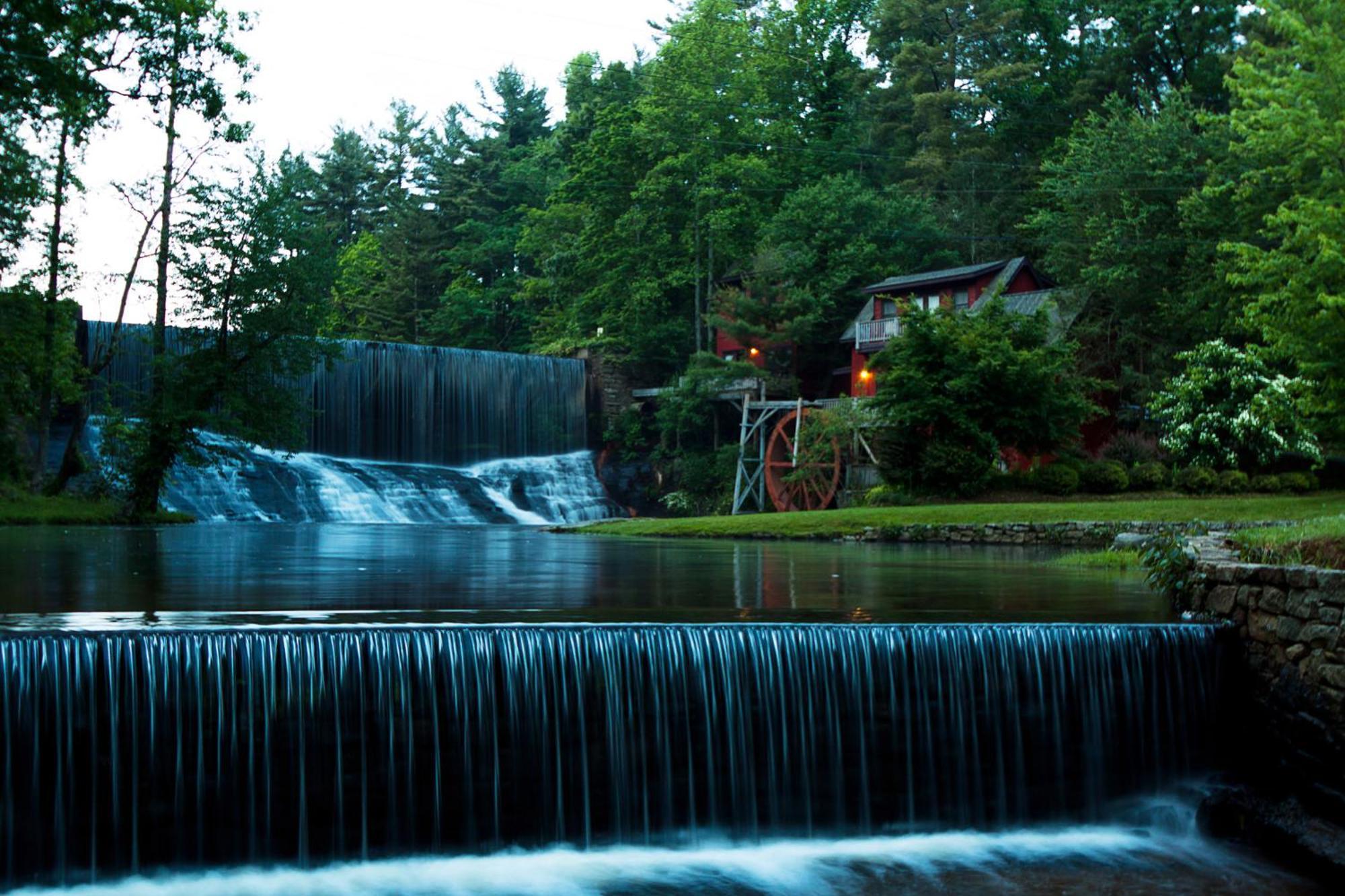 Highland Lake Inn & Resort - แฟลตร็อค ภายนอก รูปภาพ